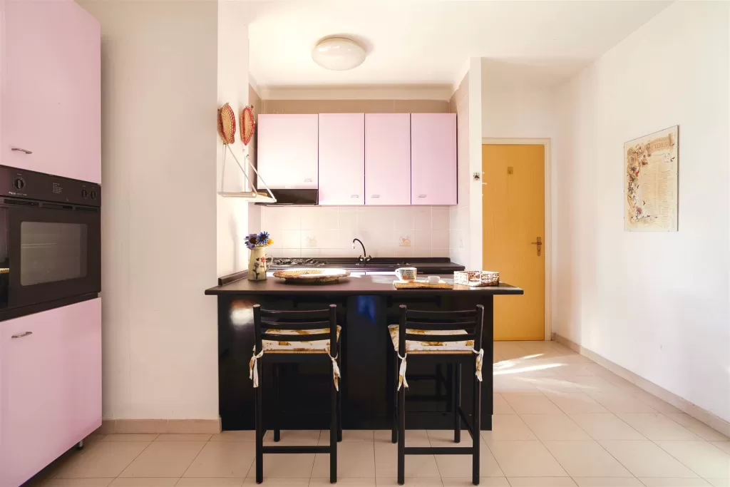 Řadová vila s úchvatným výhledem na moře v kondominiu Baia del Castello