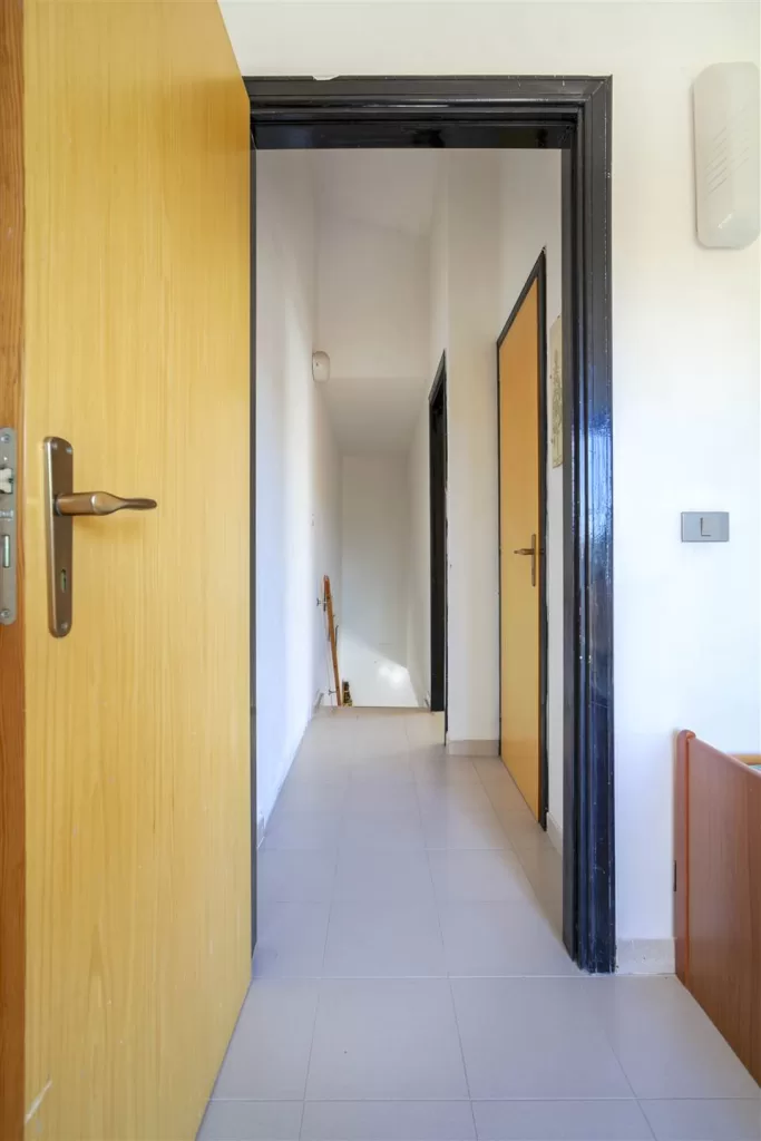 Řadová vila s úchvatným výhledem na moře v kondominiu Baia del Castello